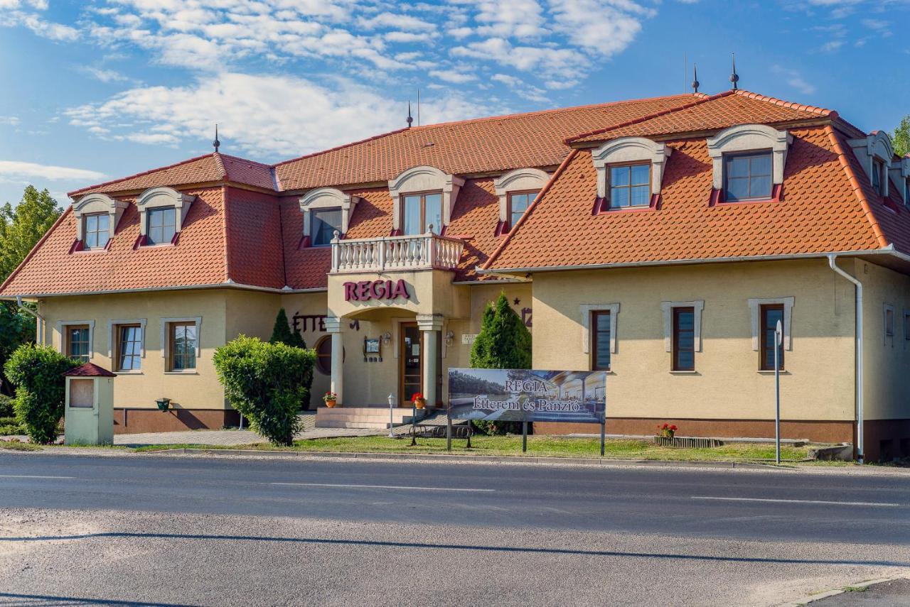 Bed and Breakfast Regia Panzio Halászi Exterior foto