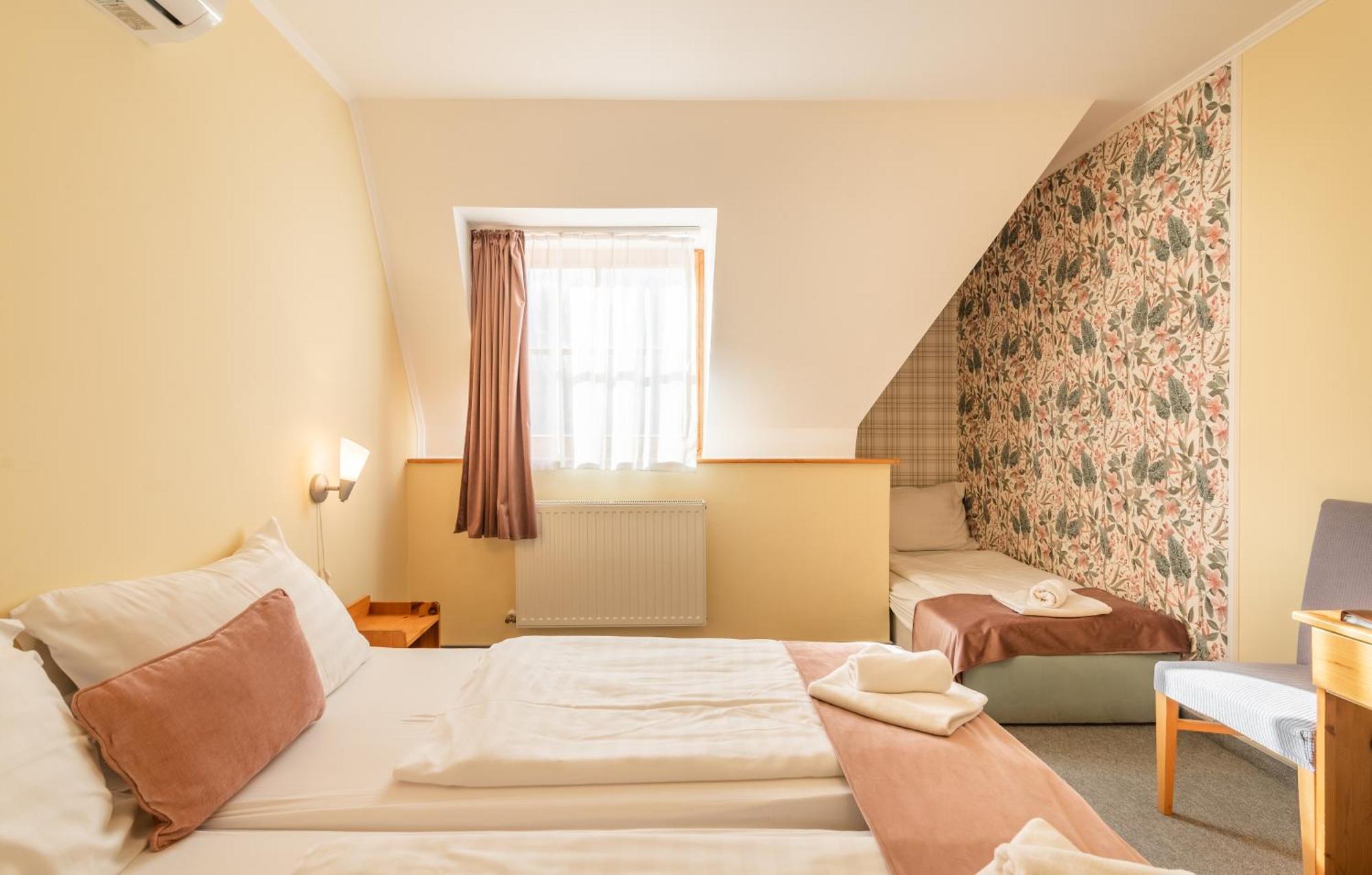 Bed and Breakfast Regia Panzio Halászi Exterior foto