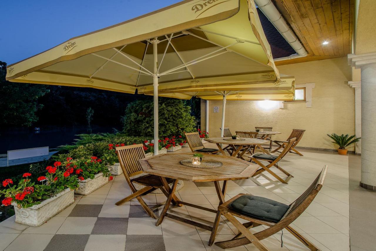 Bed and Breakfast Regia Panzio Halászi Exterior foto