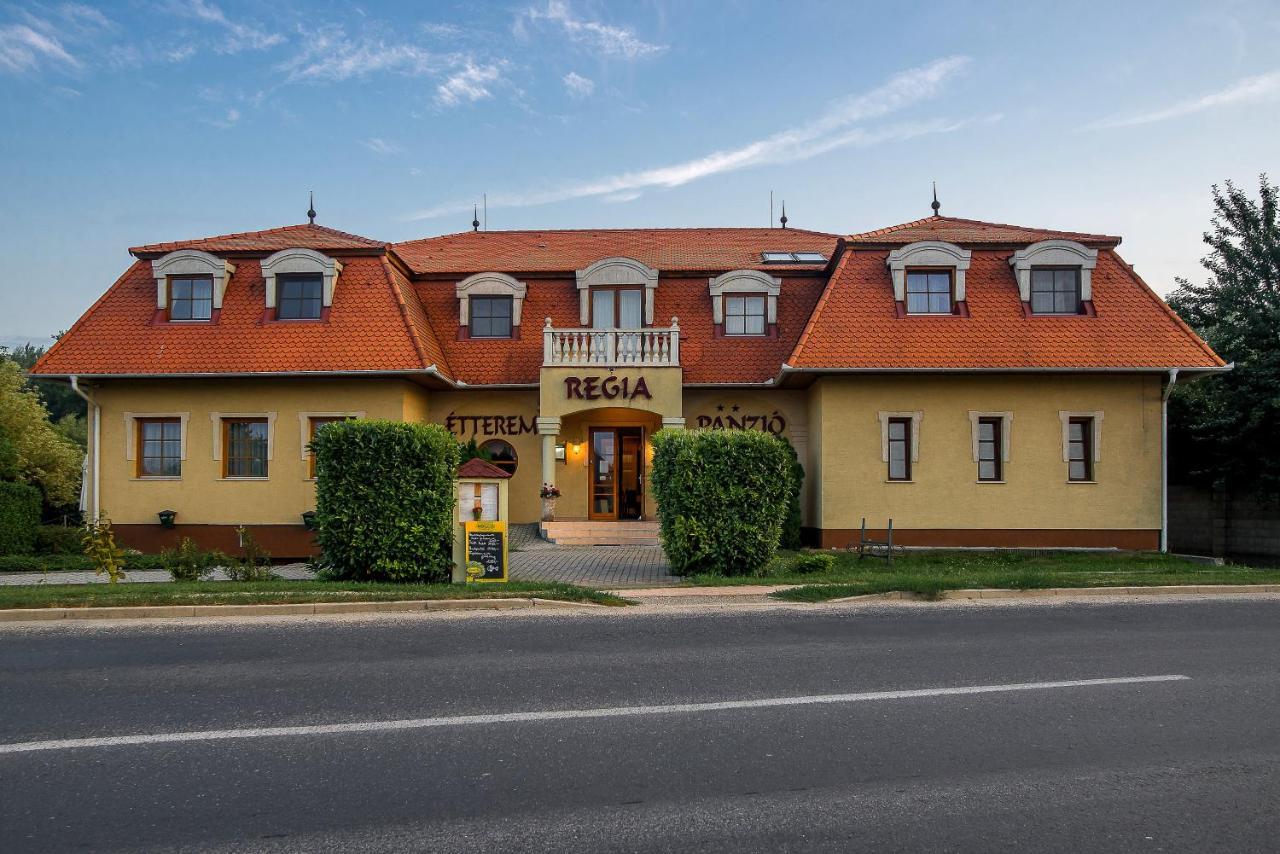 Bed and Breakfast Regia Panzio Halászi Exterior foto